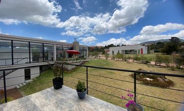 Renta Espectacular Casa En Club House - La Calera