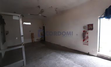 Alquiler Local en Lanús Oeste Ideal Pequeño Deposito o Comercio de barrio.