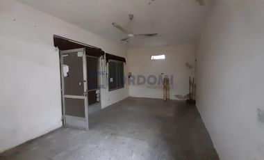 Alquiler Local en Lanús Oeste Ideal Pequeño Deposito o Comercio de barrio.
