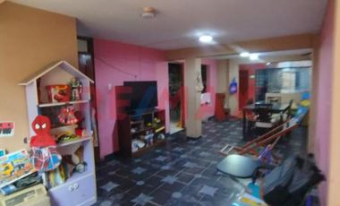 Casa De 3 Pisos En Venta En Sjl – Ideal Para Vivienda + Negocio