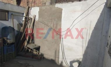 Casa De 3 Pisos En Venta En Sjl – Ideal Para Vivienda + Negocio