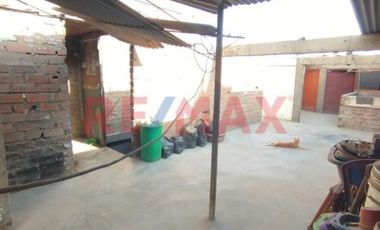Casa De 3 Pisos En Venta En Sjl – Ideal Para Vivienda + Negocio