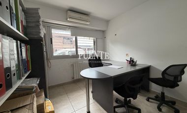 Oficina en Banfield Oeste con cochera