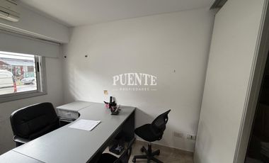 Oficina en Banfield Oeste con cochera