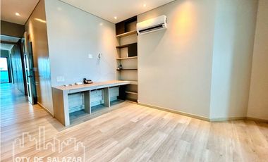Apartamento totalmente remodelado frente a la bahía