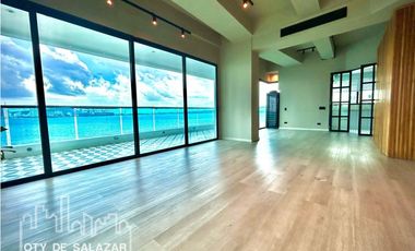 Apartamento totalmente remodelado frente a la bahía