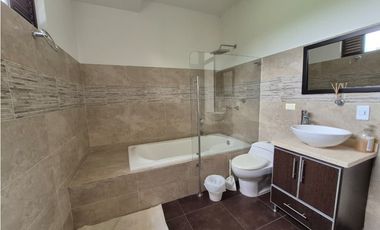 VENTA Exclusiva Casa Campestre con Piscina y Terraza VIP