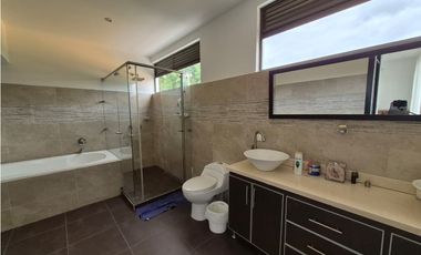 VENTA Exclusiva Casa Campestre con Piscina y Terraza VIP