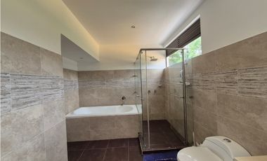 VENTA Exclusiva Casa Campestre con Piscina y Terraza VIP