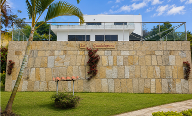 VENTA Exclusiva Casa Campestre con Piscina y Terraza VIP