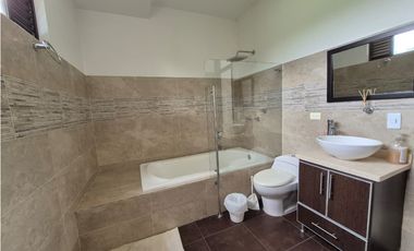 VENTA Exclusiva Casa Campestre con Piscina y Terraza VIP