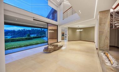 Casa en Arriendo en Loma del Escobero