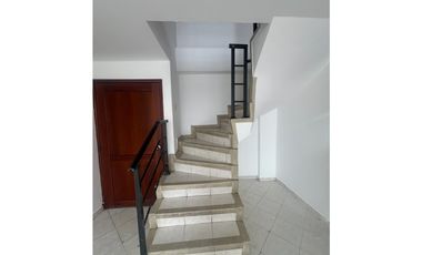 SE ARRIENDA HERMOSO APTO DUPLEX EN ANTONIA SANTOS .