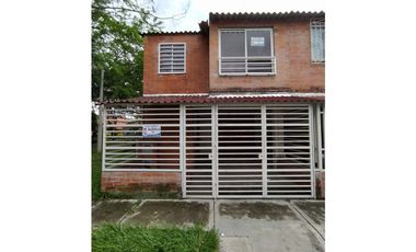 CASA EN ALQUILER EN EXCELENTE SECTOR DE CAÑA REAL EN PALMIRA