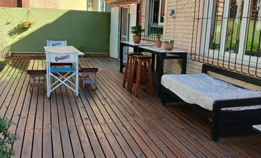 Casa en lote de 600m2 todos los servicios.