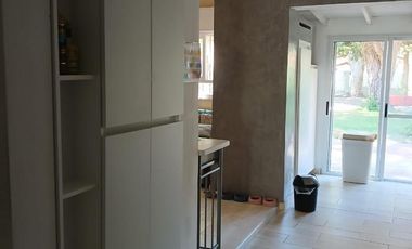 Casa en lote de 600m2 todos los servicios.