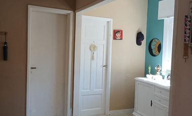 Casa en lote de 600m2 todos los servicios.