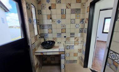 ALQUILER CASA  A LAGUNA EN SAN SEBASTIAN, AREA 9, LOTE AL 100