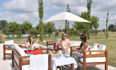 ALQUILER CASA  A LAGUNA EN SAN SEBASTIAN, AREA 9, LOTE AL 100