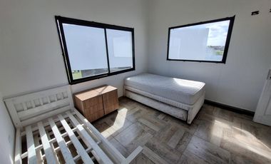 ALQUILER CASA  A LAGUNA EN SAN SEBASTIAN, AREA 9, LOTE AL 100