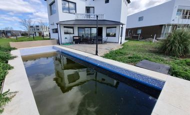 ALQUILER CASA  A LAGUNA EN SAN SEBASTIAN, AREA 9, LOTE AL 100