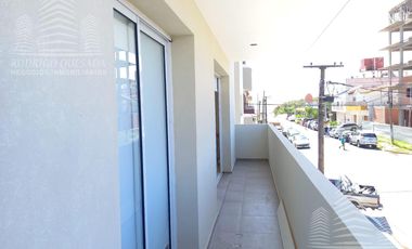 Excelente departamento 3 ambientes lateral, Sarmiento y Newbery!!