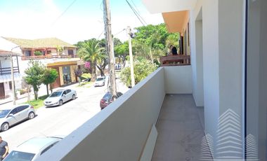 Excelente departamento 3 ambientes lateral, Sarmiento y Newbery!!