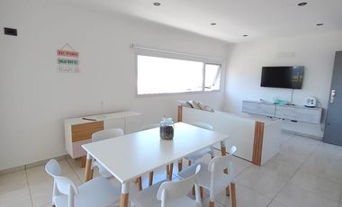 Excelente departamento 3 ambientes al frente, Sarmiento y Newbery!!