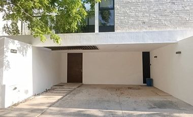 Townhouse en Renta: Zen Home Montebello (A pie de calle)