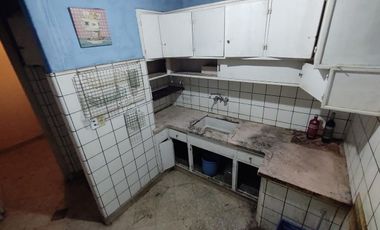 CHALET A RECICLAR A 200 MTS DE LA ESTACION