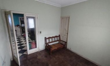 CHALET A RECICLAR A 200 MTS DE LA ESTACION