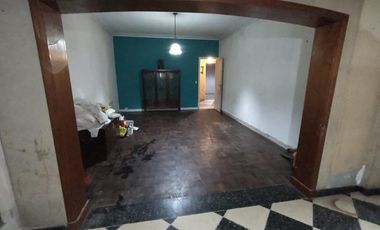 CHALET A RECICLAR A 200 MTS DE LA ESTACION