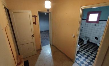 CHALET A RECICLAR A 200 MTS DE LA ESTACION