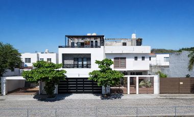 Casa en Venta en Valle del Mar, Puerto Vallarta 4 Recamaras con Rooftop y Jacuzzi Privado