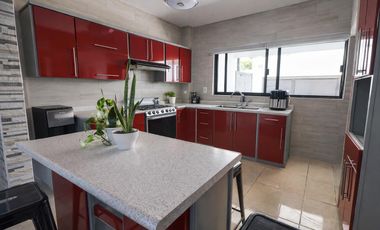 Casa en Venta en Valle del Mar, Puerto Vallarta 4 Recamaras con Rooftop y Jacuzzi Privado