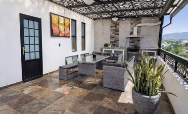 Casa en Venta en Valle del Mar, Puerto Vallarta 4 Recamaras con Rooftop y Jacuzzi Privado