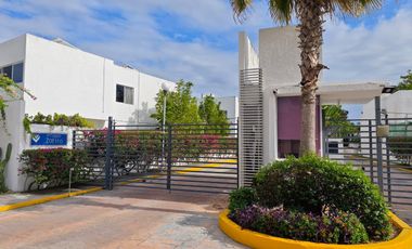 CASA EN RENTA DE 3 REC. SIN MUEBLES CON AMENIDADES EN LA JOYA PLAYA DEL CARMEN