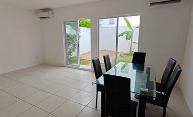 CASA EN RENTA DE 3 REC. SIN MUEBLES CON AMENIDADES EN LA JOYA PLAYA DEL CARMEN