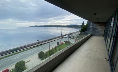 Departamento frente al lago