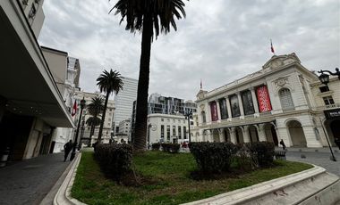 Oficina en Venta en Frente al Teatro Municipal