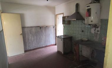 VENTA CASA 3 AMBIENTES A RECICLAR CON QUINCHO