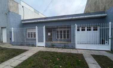 VENTA CASA 3 AMBIENTES A RECICLAR CON QUINCHO