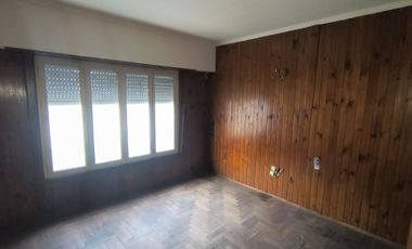 VENTA CASA 3 AMBIENTES A RECICLAR CON QUINCHO