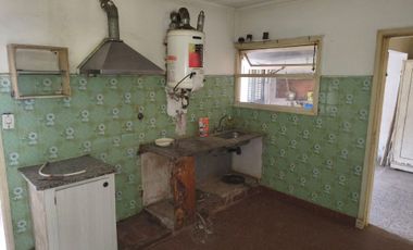 VENTA CASA 3 AMBIENTES A RECICLAR CON QUINCHO