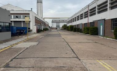 Depósito de 7500 m2 cubiertos en Alquiler - La Tablada
