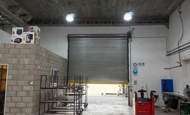 Depósito de 1736 m2 cubiertos en Alquiler - La Tablada