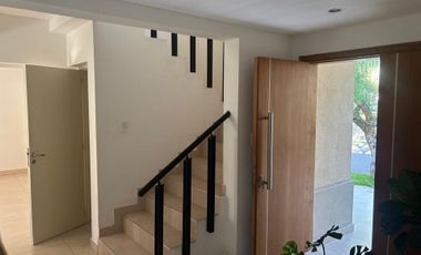 Casa en Alquiler en Barrio Dalvian .5 Habitaciones