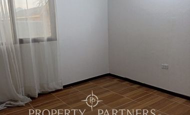 Amplia Casa Familiar de 2 Pisos en Sector de Gran Conectividad