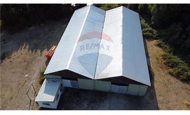 Amplio Galpón/Paño Inmobiliario CABRERO-M.AGUILA.
