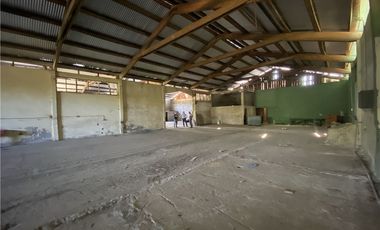 Amplio Galpón/Paño Inmobiliario CABRERO-M.AGUILA.